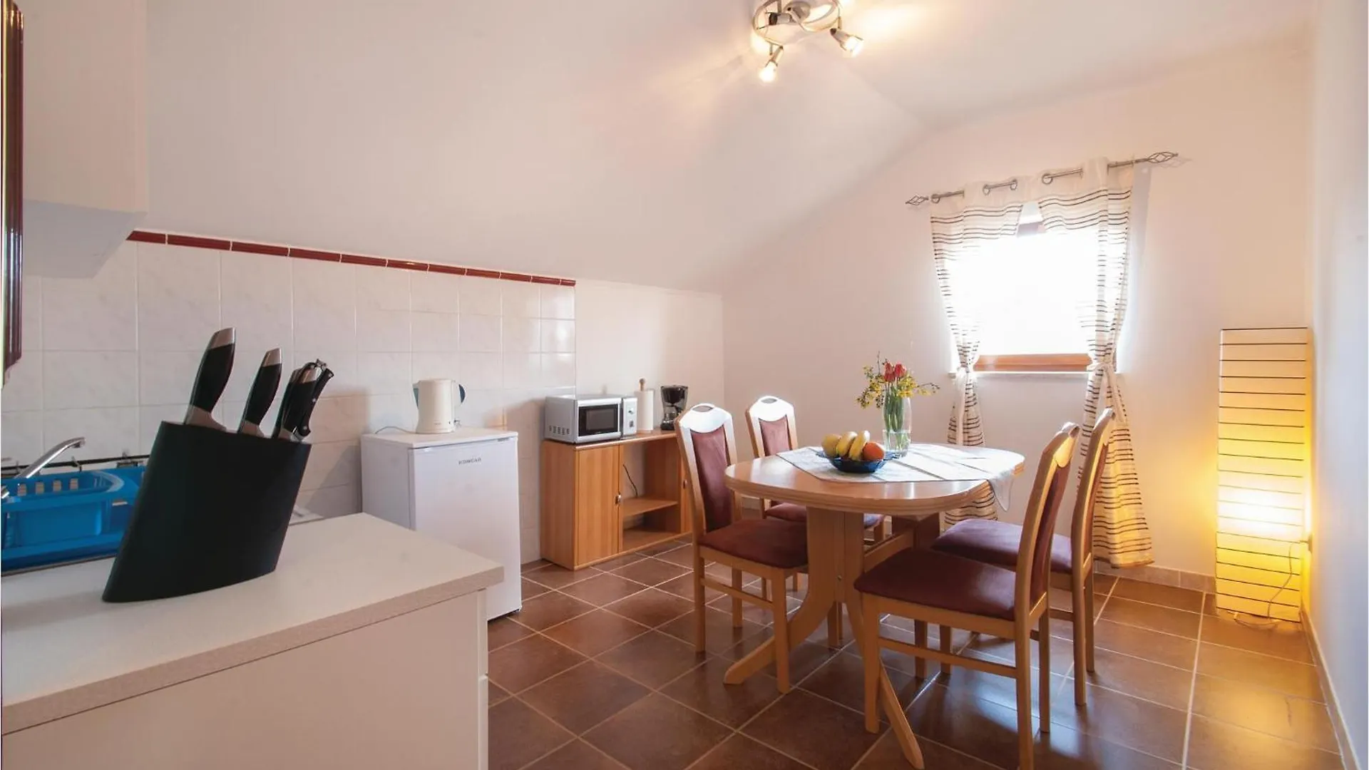 Lovely Apartment In Rovinj With Kitchen 0*,